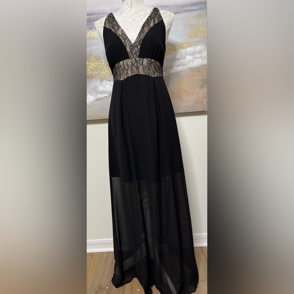 🥳🥳 BCBGeneration Maxi Dress, Lace, Spaghetti straps, Size 4 - Picture 4 of 10